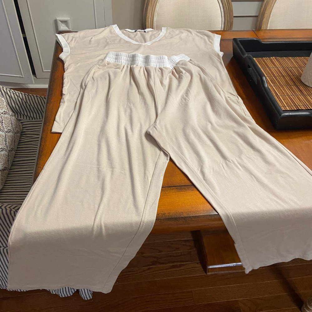 Beige lounge Set